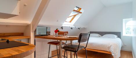 Bügeleisen/Bügelbrett, kostenloses WLAN, Bettwäsche