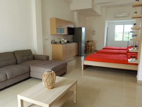 Living area. Apartments for Travelers 3