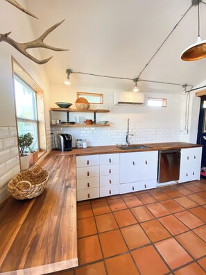 Fridge, microwave, oven, dishwasher