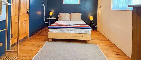3 bedrooms, desk, free WiFi, bed sheets