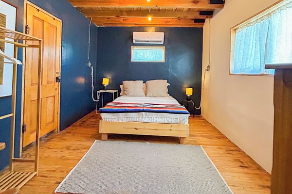 3 habitaciones, escritorio, wifi gratis y ropa de cama