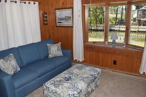 Smart TV - Meme’s Landing-4BR Canal Front | Fire Pit | Kayaks (Chincoteague)