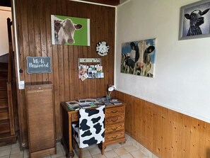 Interior - Le Gîte des Vaches, a place dedicated to our friends the cows, 20 minutes from the sea! (Gavray-sur-Sienne)