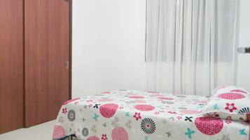 3 dormitorios, tabla de planchar con plancha, wifi y ropa de cama