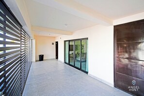 Terrace/patio - Cozy Stay with onsite Pool Near Malecon (La Paz)