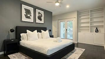 3 habitaciones, tabla de planchar con plancha, cuna de viaje y wifi