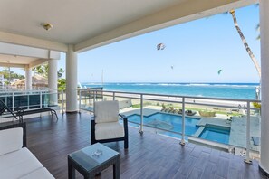 Property grounds - Kite Beach Oceanfront condo Hot tub and Pool 204 (Kite Beach)