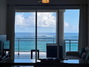 TV - Kite Beach Oceanfront condo Hot tub and Pool 204 (Kite Beach)