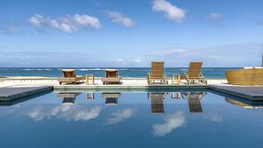 Pool - Oceanfront Pool - Hot Tub on Kite Beach 306 (Cabarete)