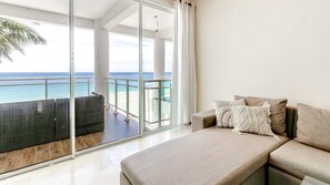 TV - Oceanfront Pool - Hot Tub on Kite Beach 306 (Cabarete)