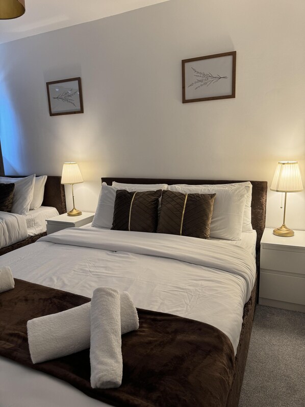 Apartment | 1 bedroom, iron/ironing board, free WiFi, bed sheets - Cozy Apartment Overlooking Emirates Stadium (London)