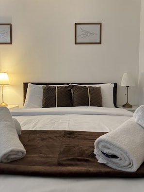 1 bedroom, iron/ironing board, free WiFi, bed sheets - Cozy Apartment Overlooking Emirates Stadium (London)