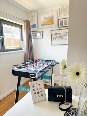 Apartment | Game room - Cozy Apartment Overlooking Emirates Stadium (London)