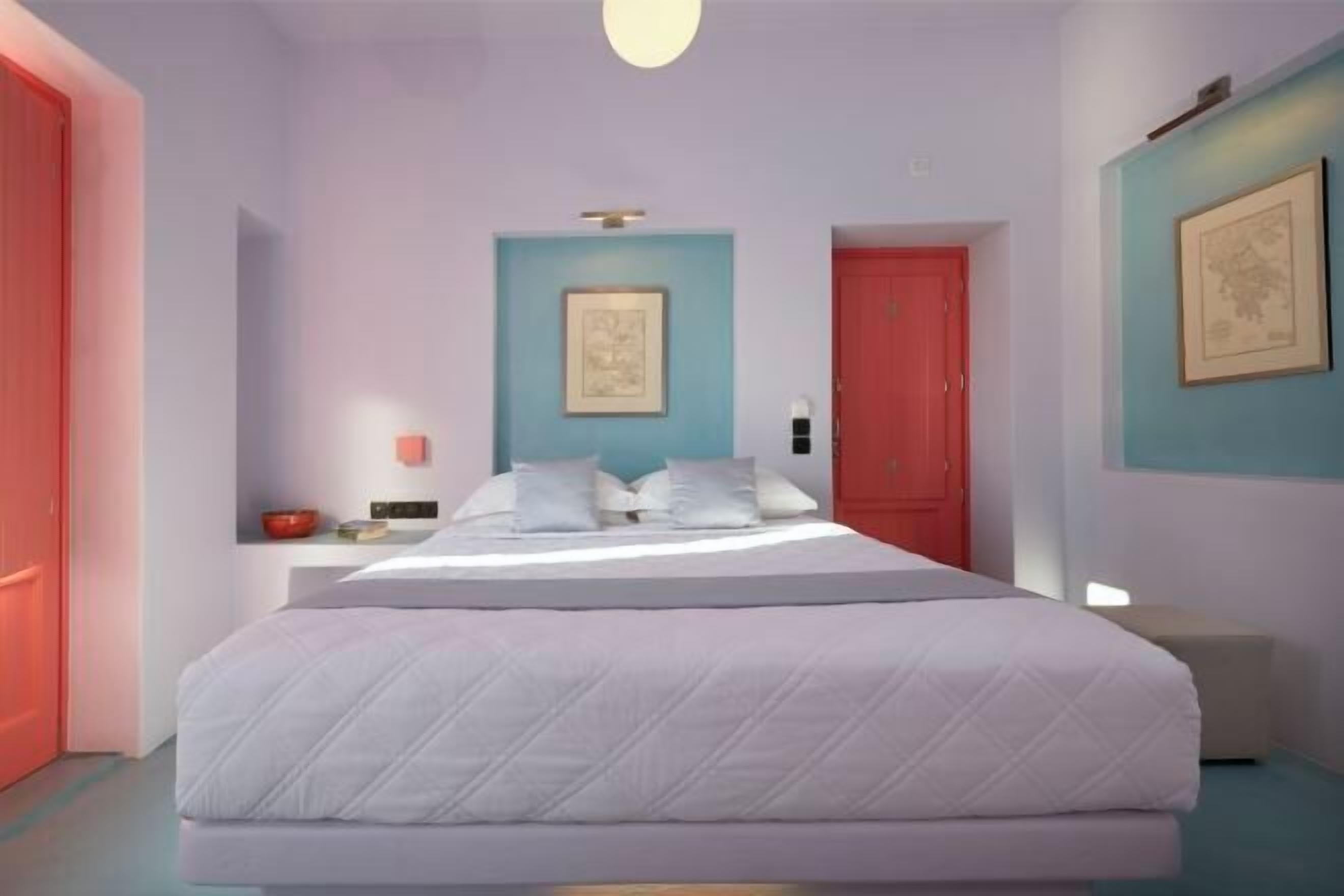 In-room safe, iron/ironing board, free WiFi, bed sheets