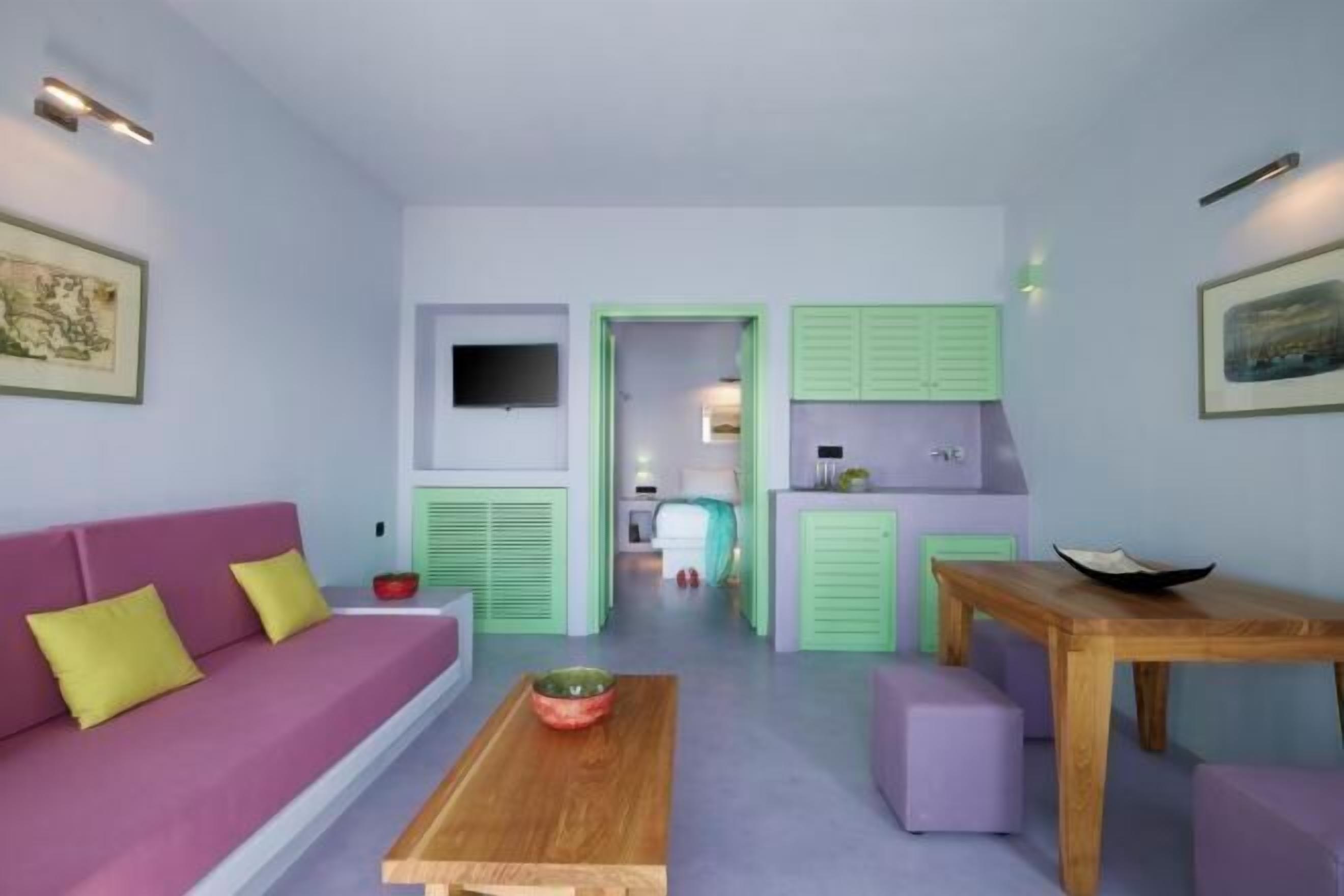 In-room safe, iron/ironing board, free WiFi, bed sheets