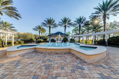 NEW listing! 3-bedroom condo Ground floor on Reunion Resort Kissimmee