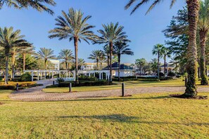 Property grounds - NEW listing! 3-bedroom condo Ground floor on Reunion Resort Kissimmee (Kissimmee)