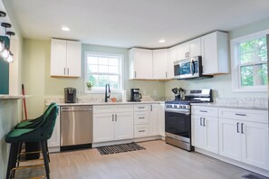 Microwave, oven, stovetop, dishwasher