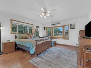 4 bedrooms, iron/ironing board, travel cot, WiFi