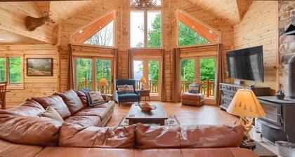 Eagle's Escape - Mountain top lodge with spectacular views