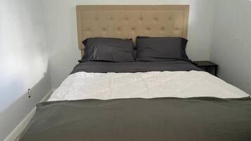 1 chambre, bureau, Wi-Fi, draps fournis