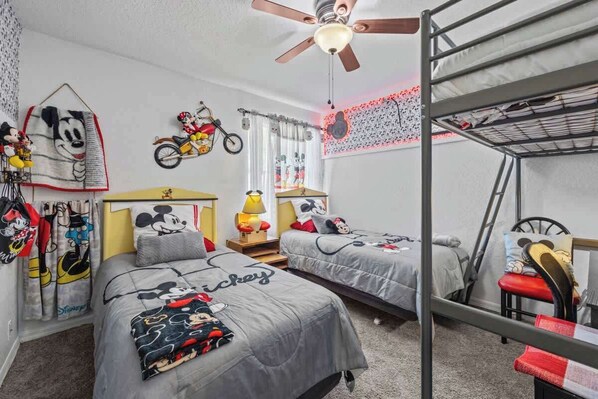 5 bedrooms, desk, iron/ironing board, travel cot