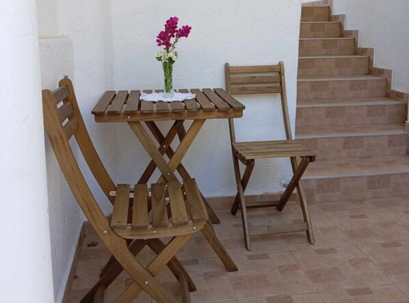 Outdoor dining - Apartments Julia - Studio Apartment Julia 1 (Martinscica)