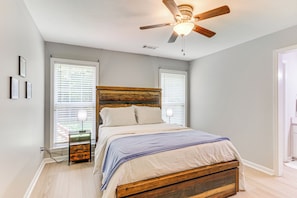 3 habitaciones, tabla de planchar con plancha, wifi y ropa de cama 