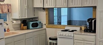 The Overlook.  Cozy 1-bedroom on the banks of the Beautiful White River 