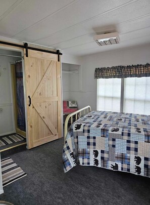 1 dormitorio, tabla de planchar con plancha, wifi gratis y ropa de cama