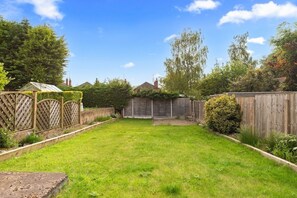 Property grounds - Beautiful 3 Bed House (Chapel Allerton)