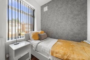 3 bedrooms, Internet