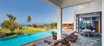 Villa Kyma by Ezoria Villas