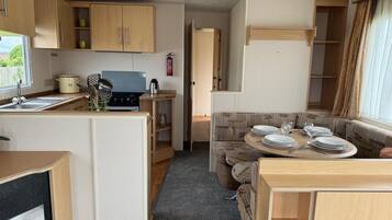 House | Private kitchen | Fridge, microwave, oven, stovetop