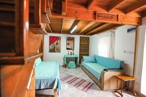 Standard Duplex, Courtyard View | Minibar, free cribs/infant beds, free WiFi, bed sheets - MADAM AFRODİT KONUKEVİ (Bozcaada)