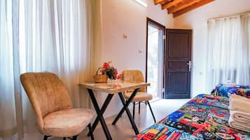 Minibar, cunas gratuitas, wifi gratis y ropa de cama