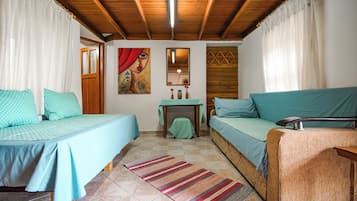 Toetasjesleilighet – standard, bakgårdsutsikt | Minibar, barnesenger (inkludert), wi-fi (inkludert) og sengetøy