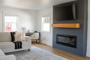 Smart-tv en een open haard