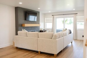 Fernseher, Kamin, Videospiele