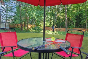 Outdoor dining - Downtown 3BD - Grill/BBQ - Game Room - Fenced Yard (Alpharetta)
