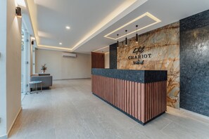 Reception - Hotel Chariot (Mérida)