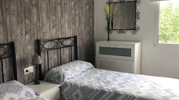 3 dormitoris, planxa i posts de planxar, wifi i roba de llit