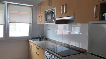 Frigorífic, bullidora elèctrica i torradora