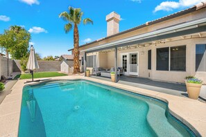 A heated pool - Spacious Retreat w/ Free Heated Pool – Close to Stadium & Ballparks! (Peoria)