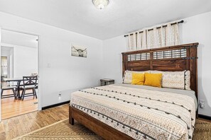 4 soveværelser, skrivebord, strygejern/strygebræt, gratis Wi-Fi