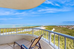 Property grounds - Brilliant water view condo w/ shared pool, private washer &dryer, & sunset views (Marco Island)