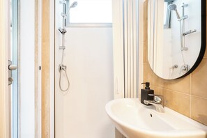 Apartment | Bathroom - Casa Matte a Mare by Wonderful Italy (Bari)