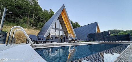 Pool. Charming 2-bedroom villa on the wood edge and river Una with WiFi, AC