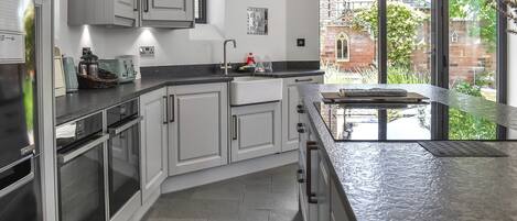 غسالة أطباق، كرسي للأطفال