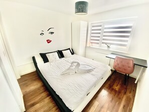 3 dormitoris, planxa i posts de planxar, wifi gratuïta i roba de llit 